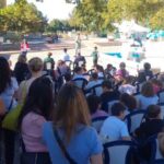 Nonni e bambini insieme durante la Festa dei Nonni a Guardia Piemontese