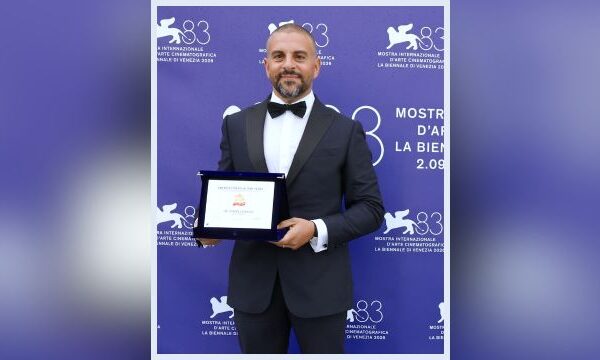 Luciano Perrone riceve il premio Beauty for Cinema a Venezia durante il Gran Galà Premio Cinema & Industria